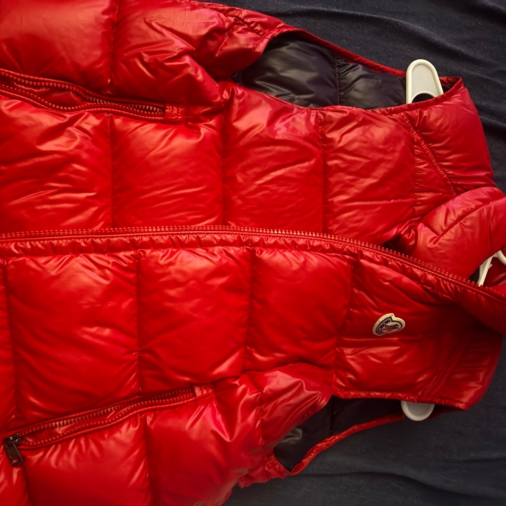 Moncler from NYC /W cartoon drawings on the inside
